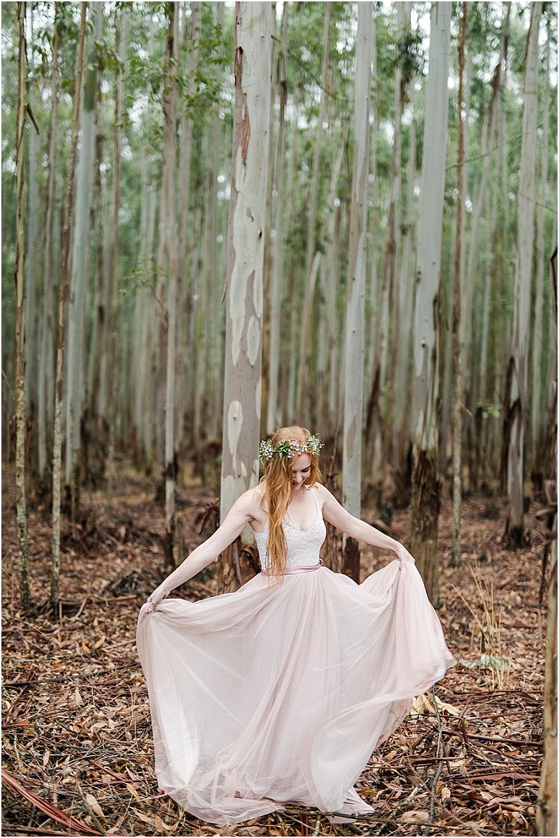 outdoor engagement photo ideas