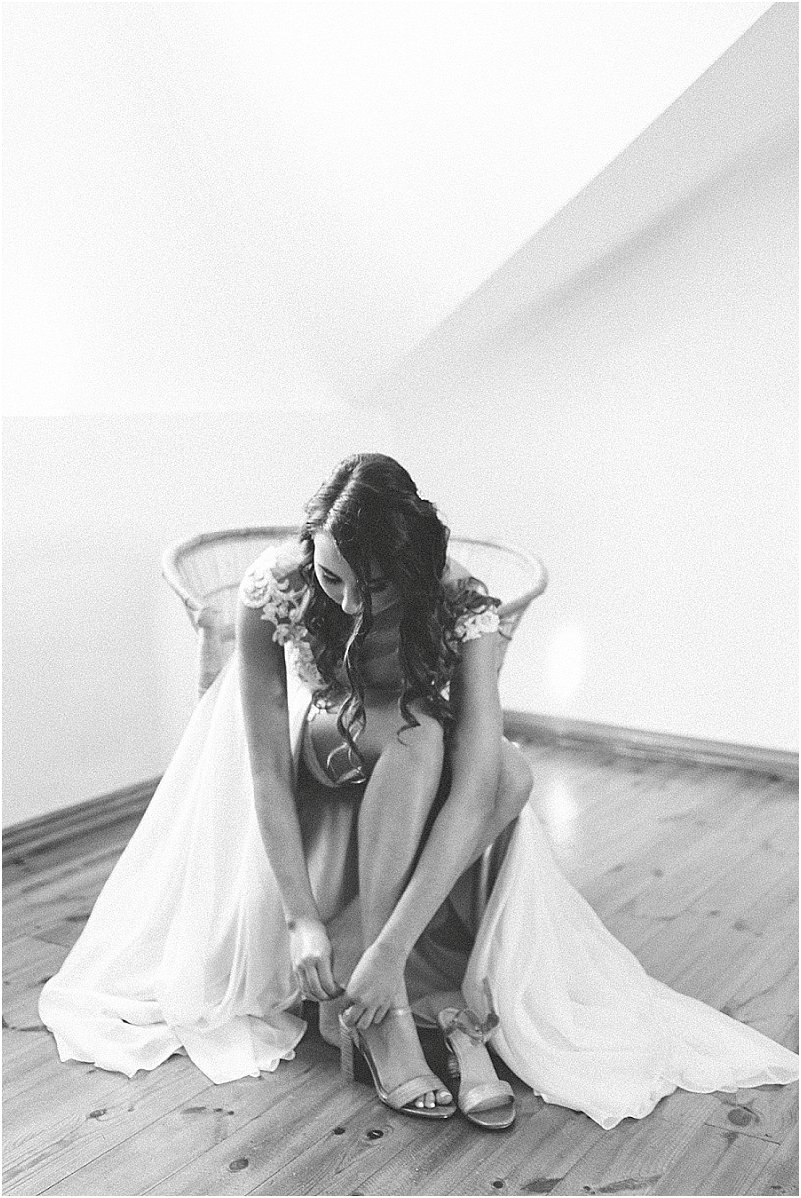 Bride getting ready photos