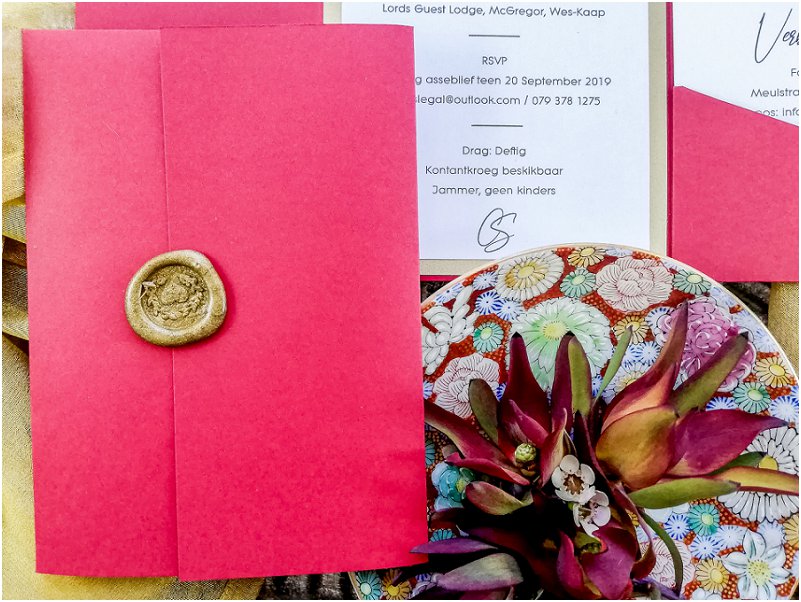 Boergondiëse elegante trou uitnodiging