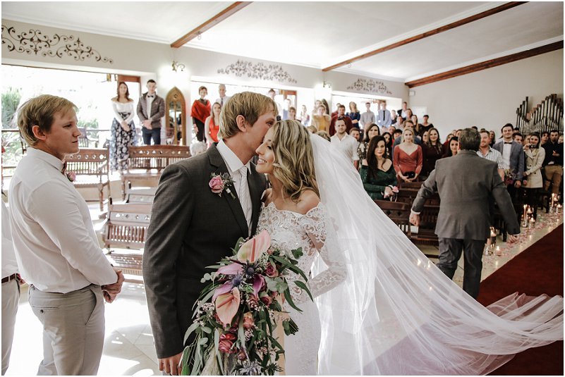 modern winter wedding