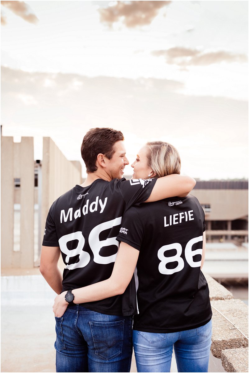 spontaneous engagement photo shoot