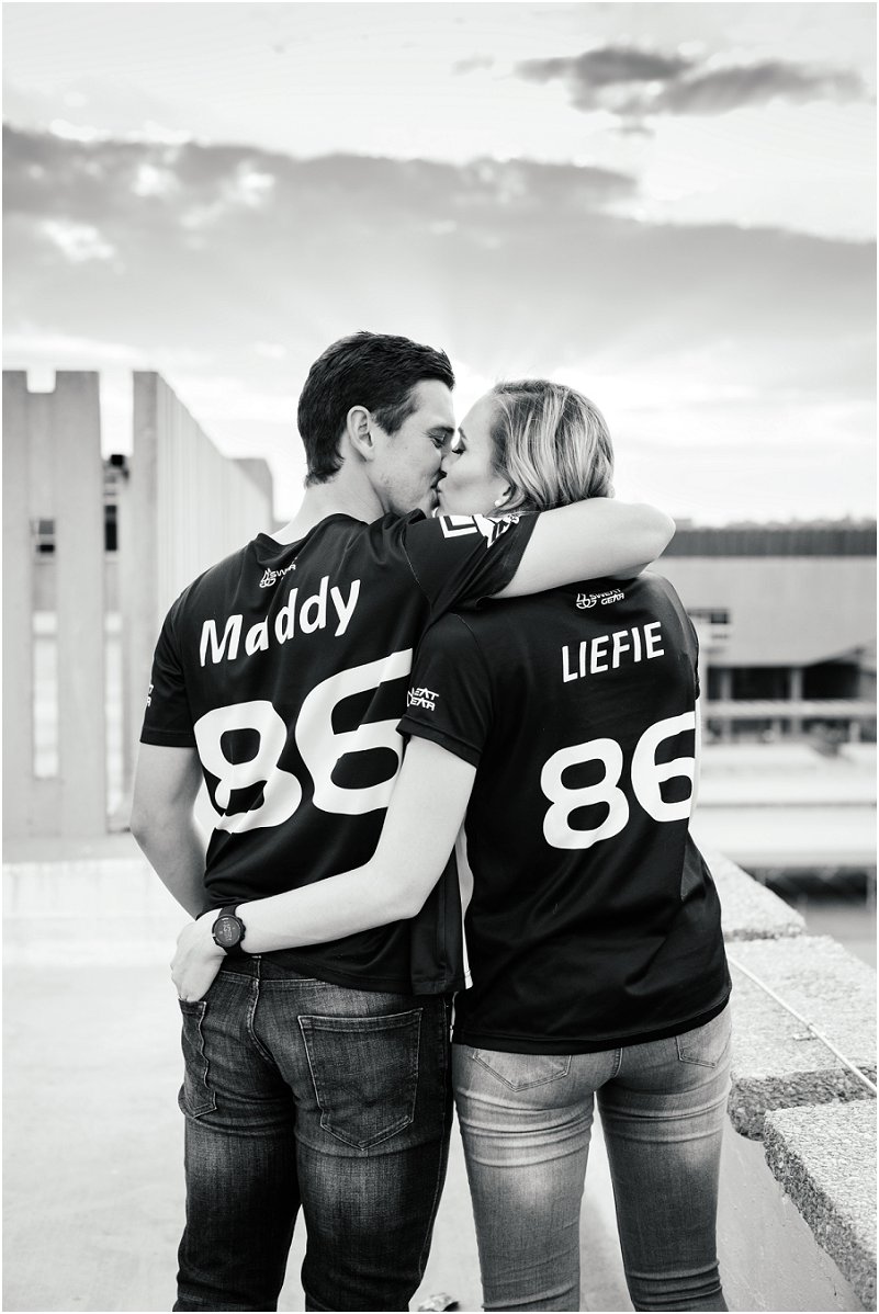 spontaneous engagement photo shoot