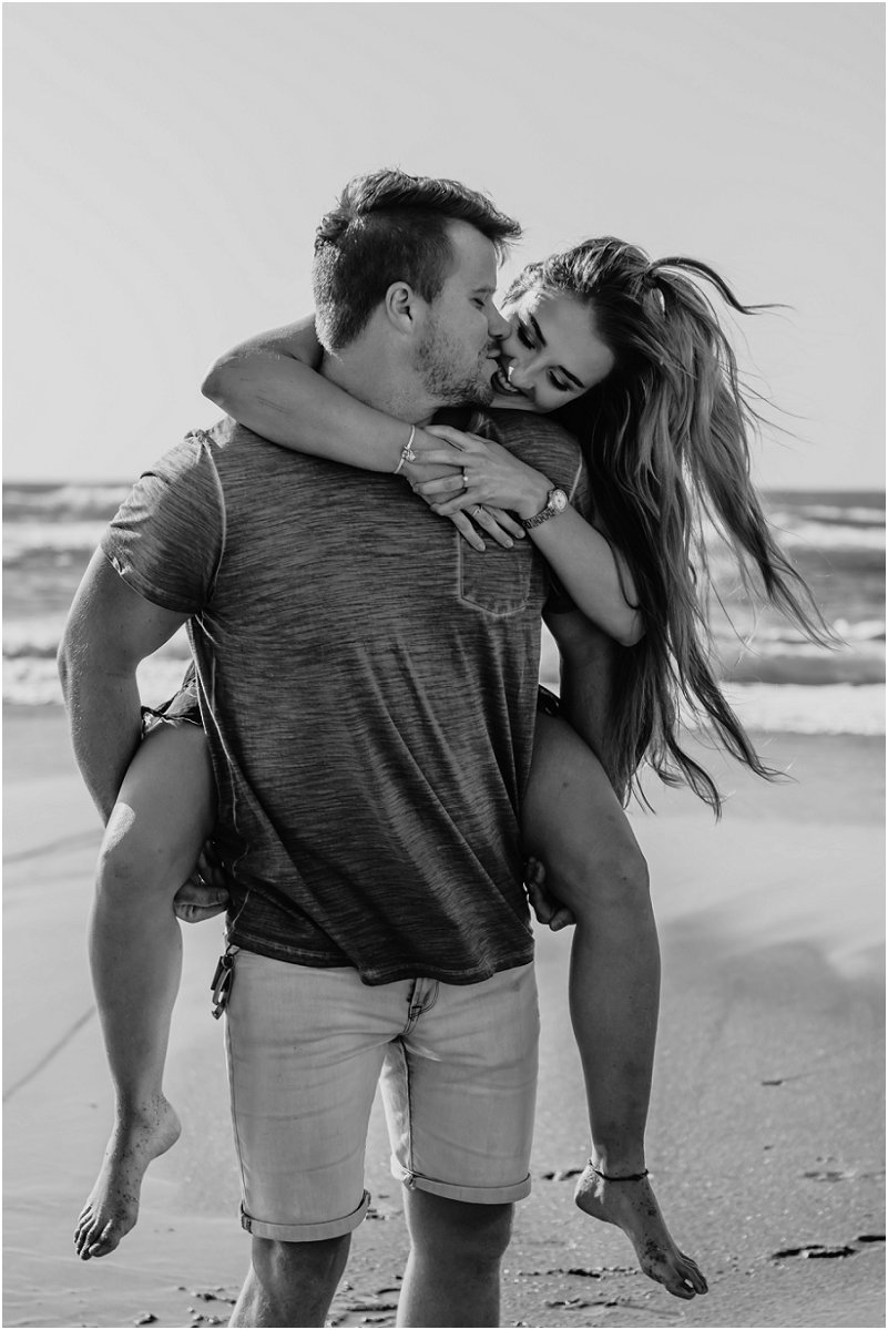 verlowing fotosessie op die strand