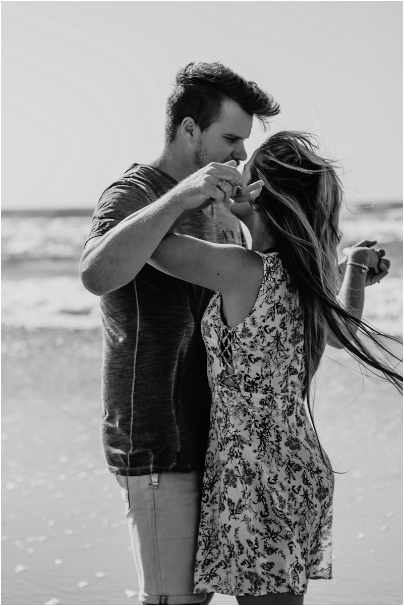 verlowing fotosessie op die strand