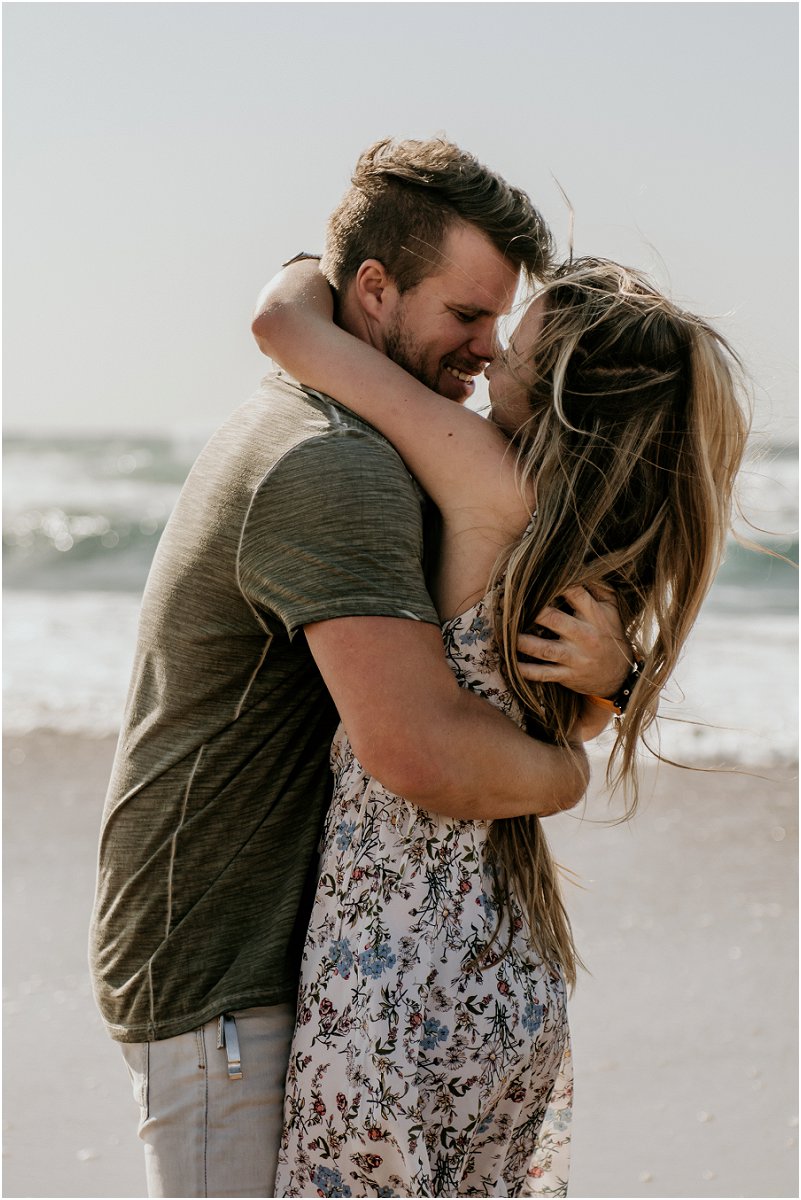verlowing fotosessie op die strand