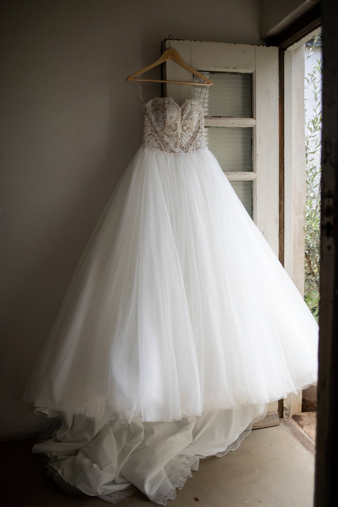 bride getting ready photography