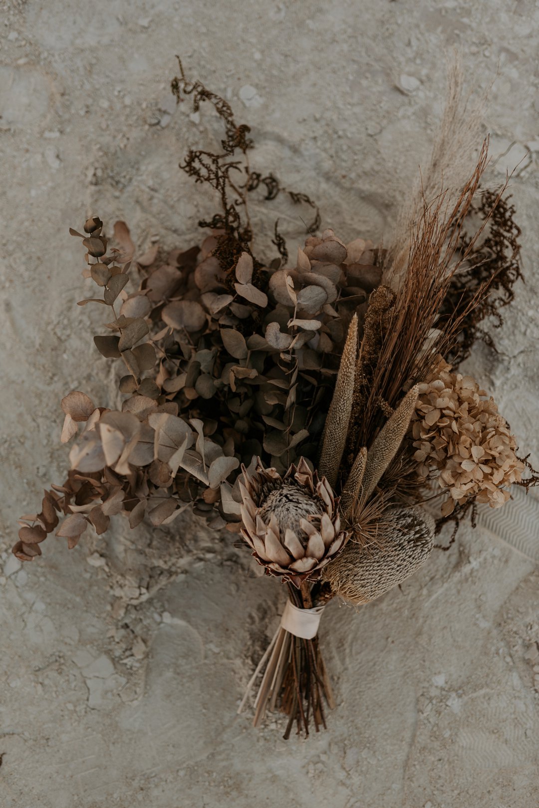 dried flowers wedding decor