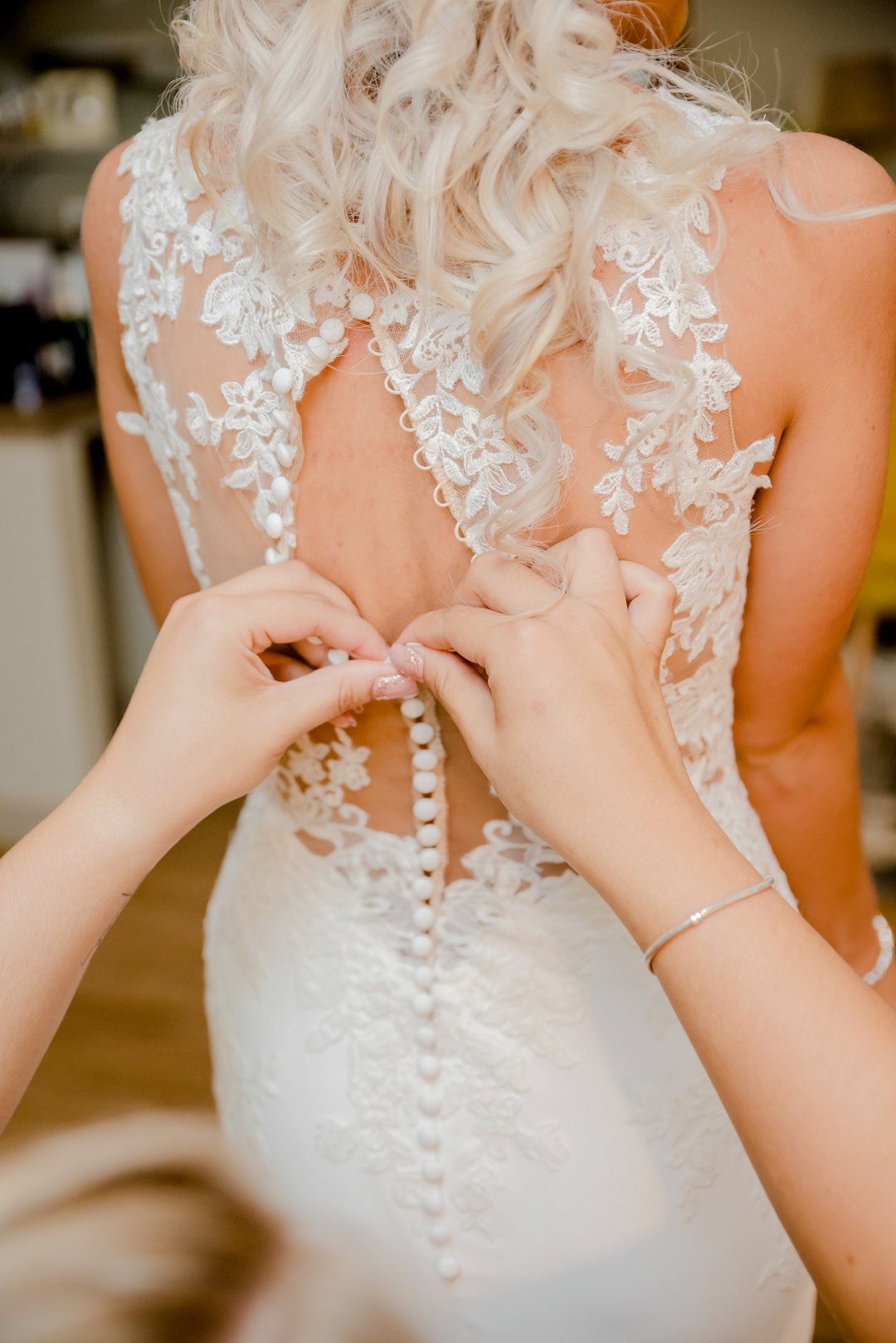 bride getting ready photos