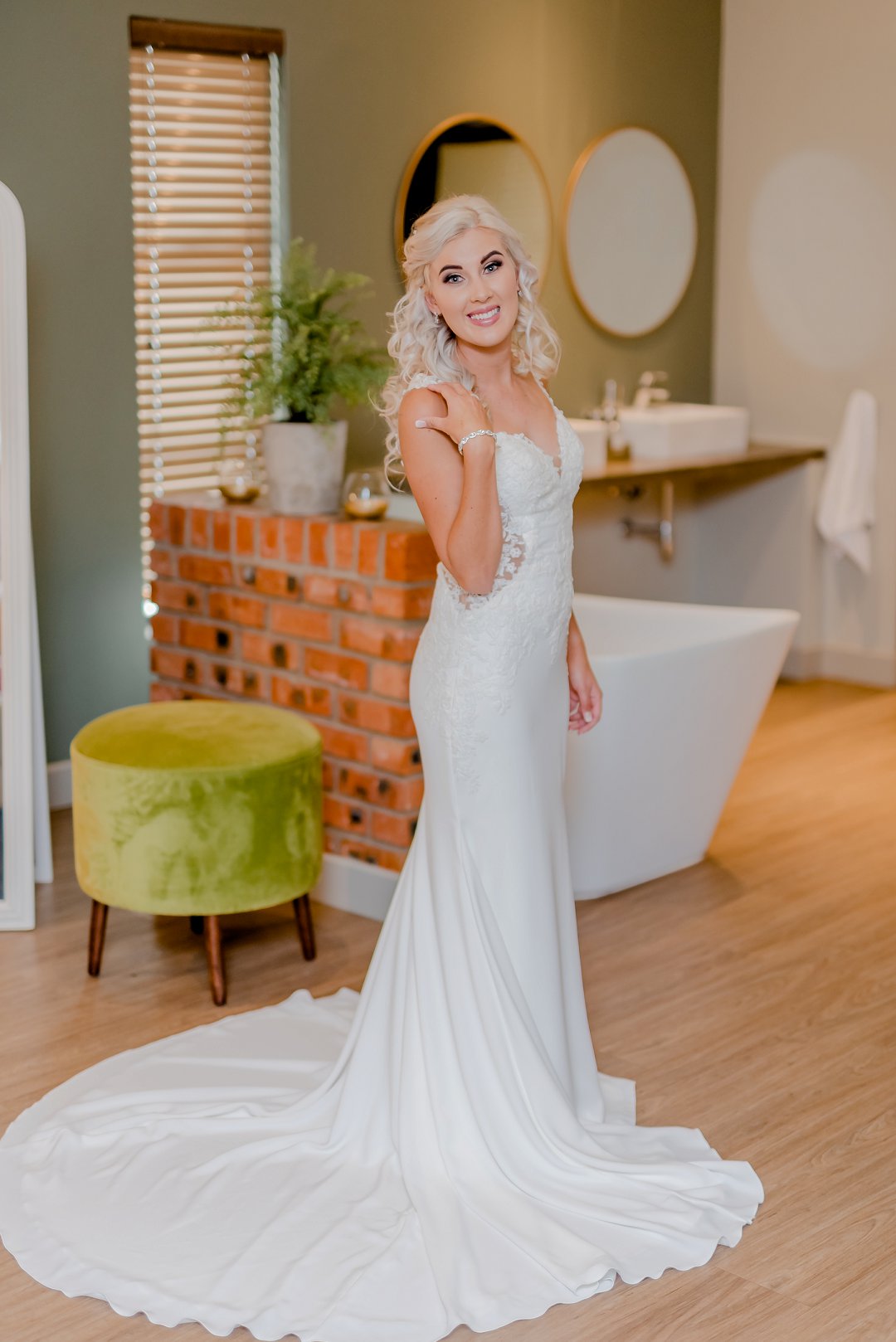 bride getting ready photos