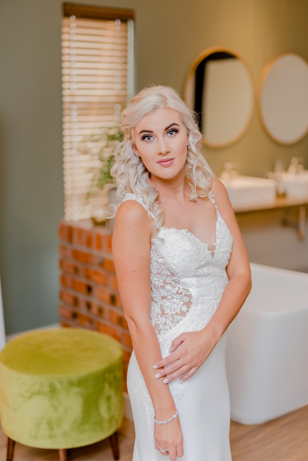 bride getting ready photos