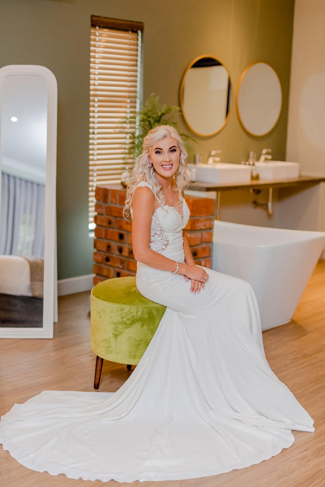 bride getting ready photos