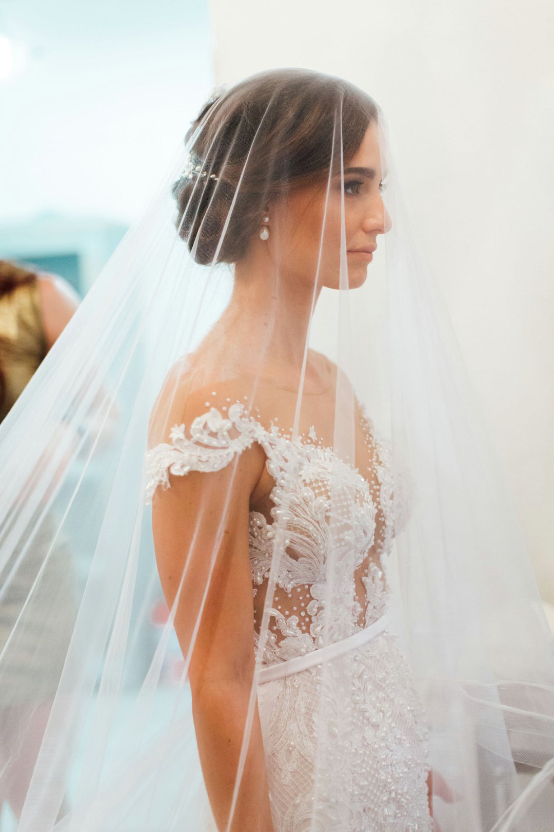 bride getting ready photos
