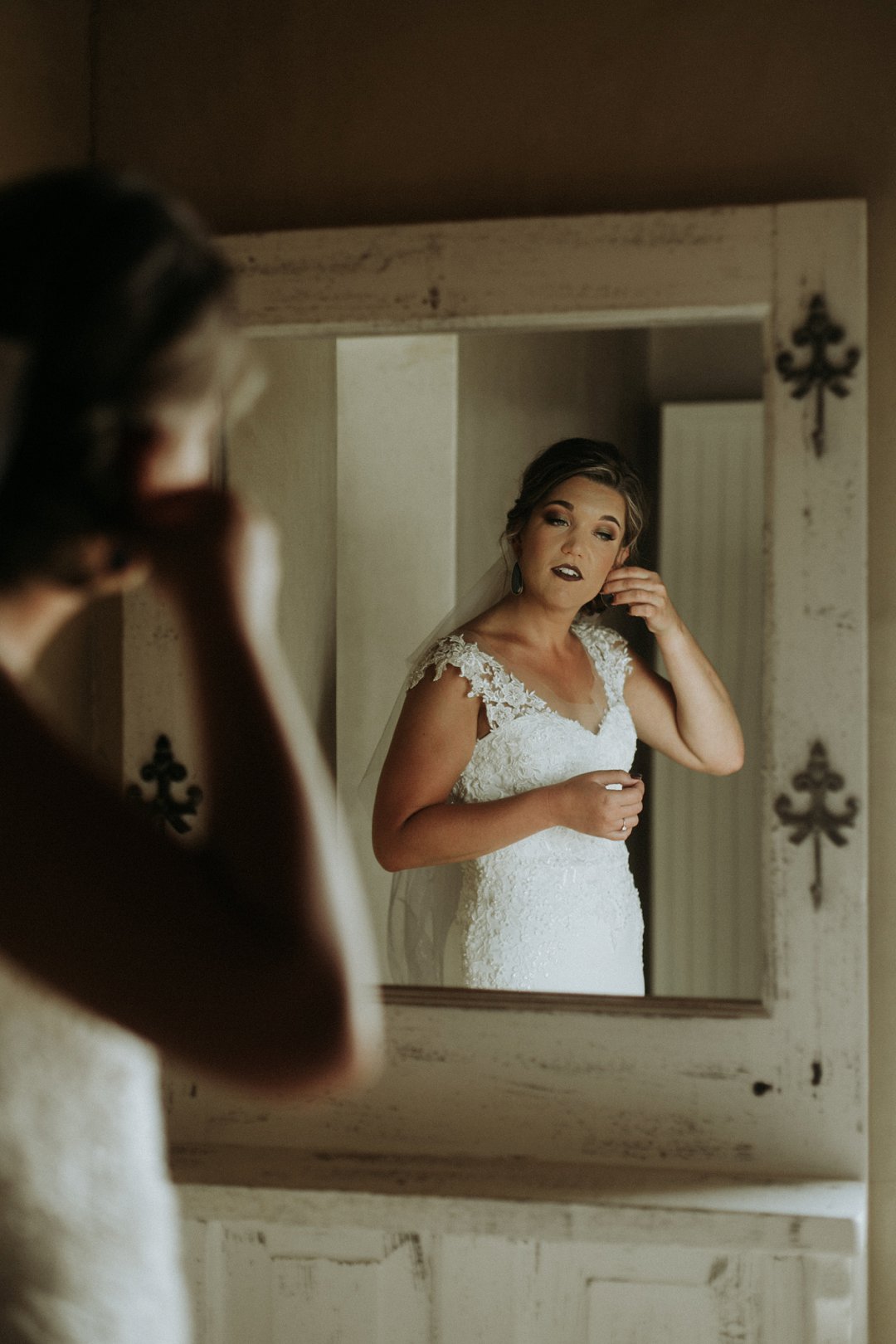 bride getting ready photos