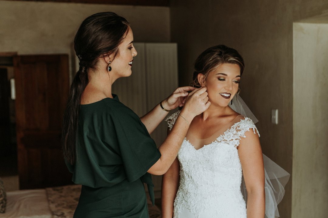 bride getting ready photos