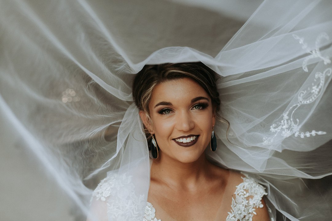 bride getting ready photos