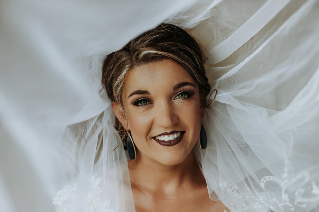bride getting ready photos