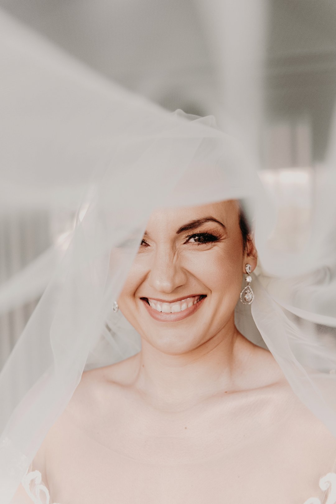 bride getting ready photos