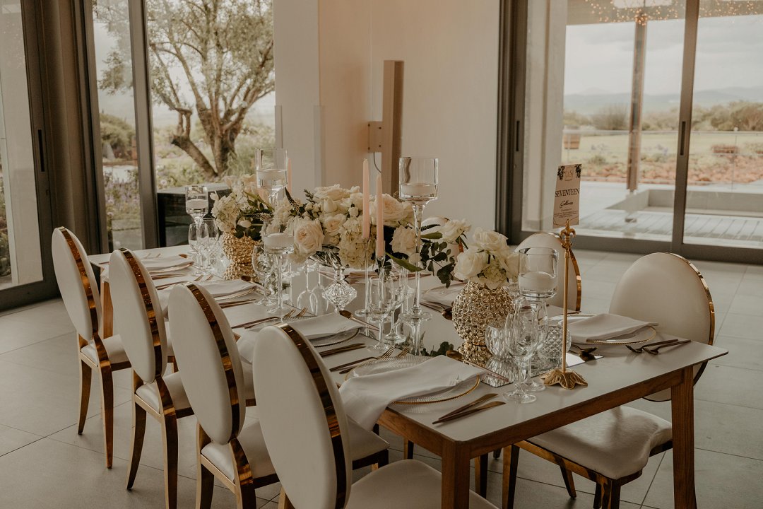 white and goldwedding decor at Cavalli Estate