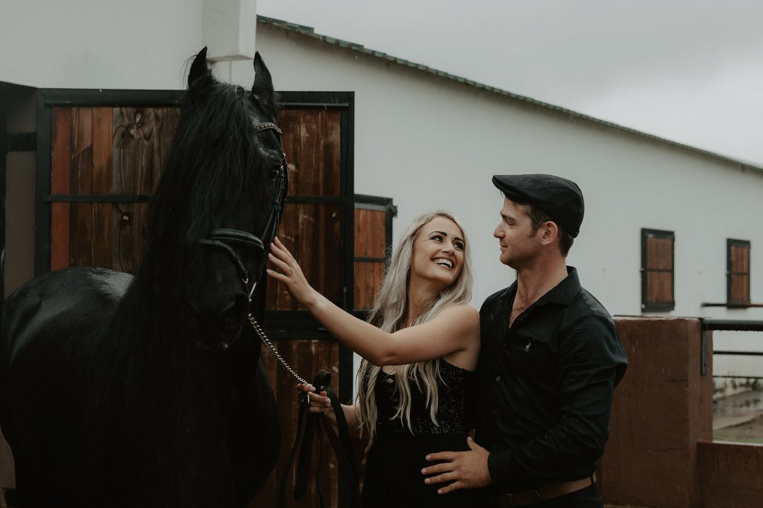 Peaky Blinders geïnspireerde verlowing fotosessie