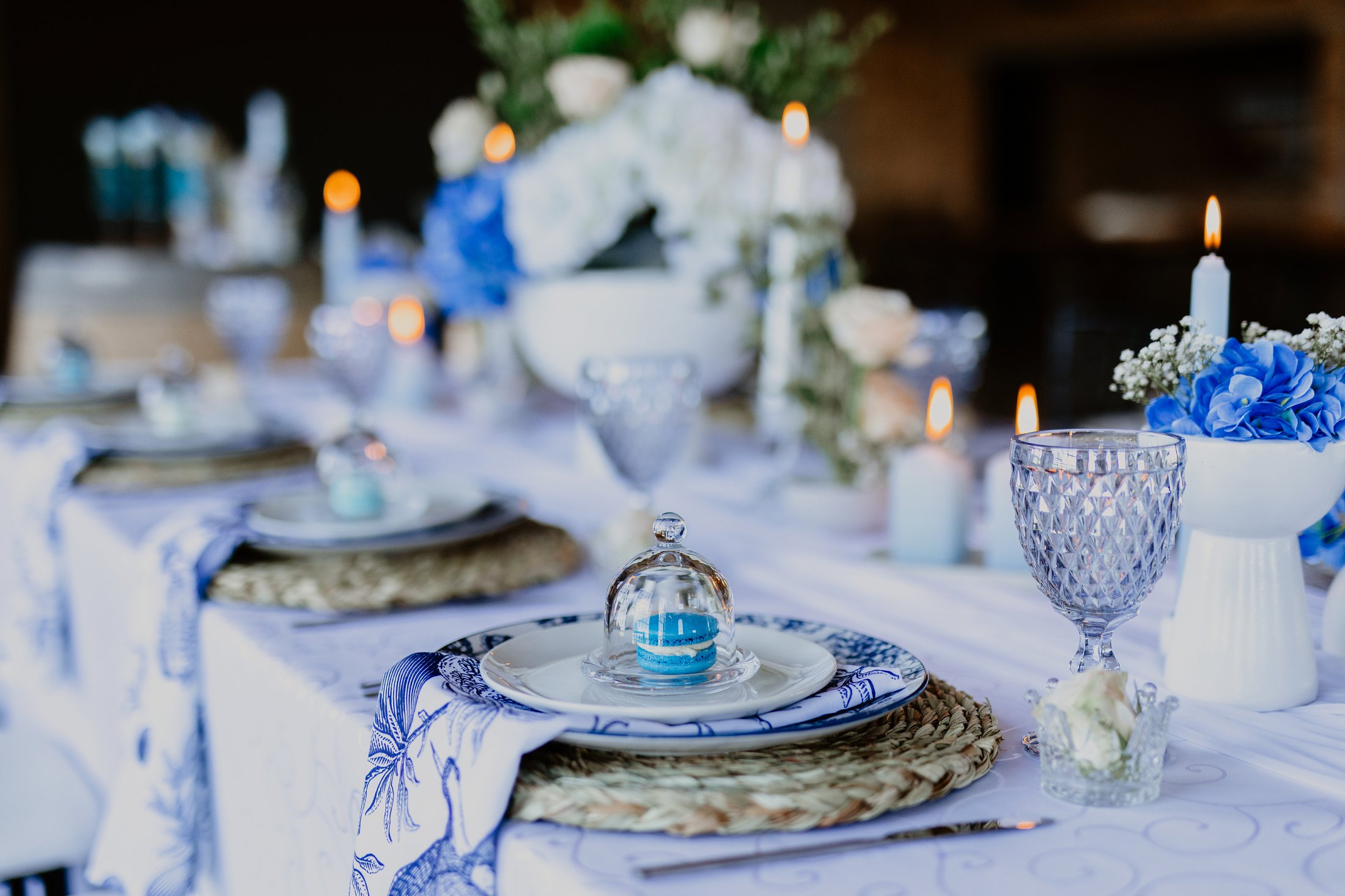 Stylvolle Franse Delft Trou Inspirasie: Blou & Wit Kleurskema