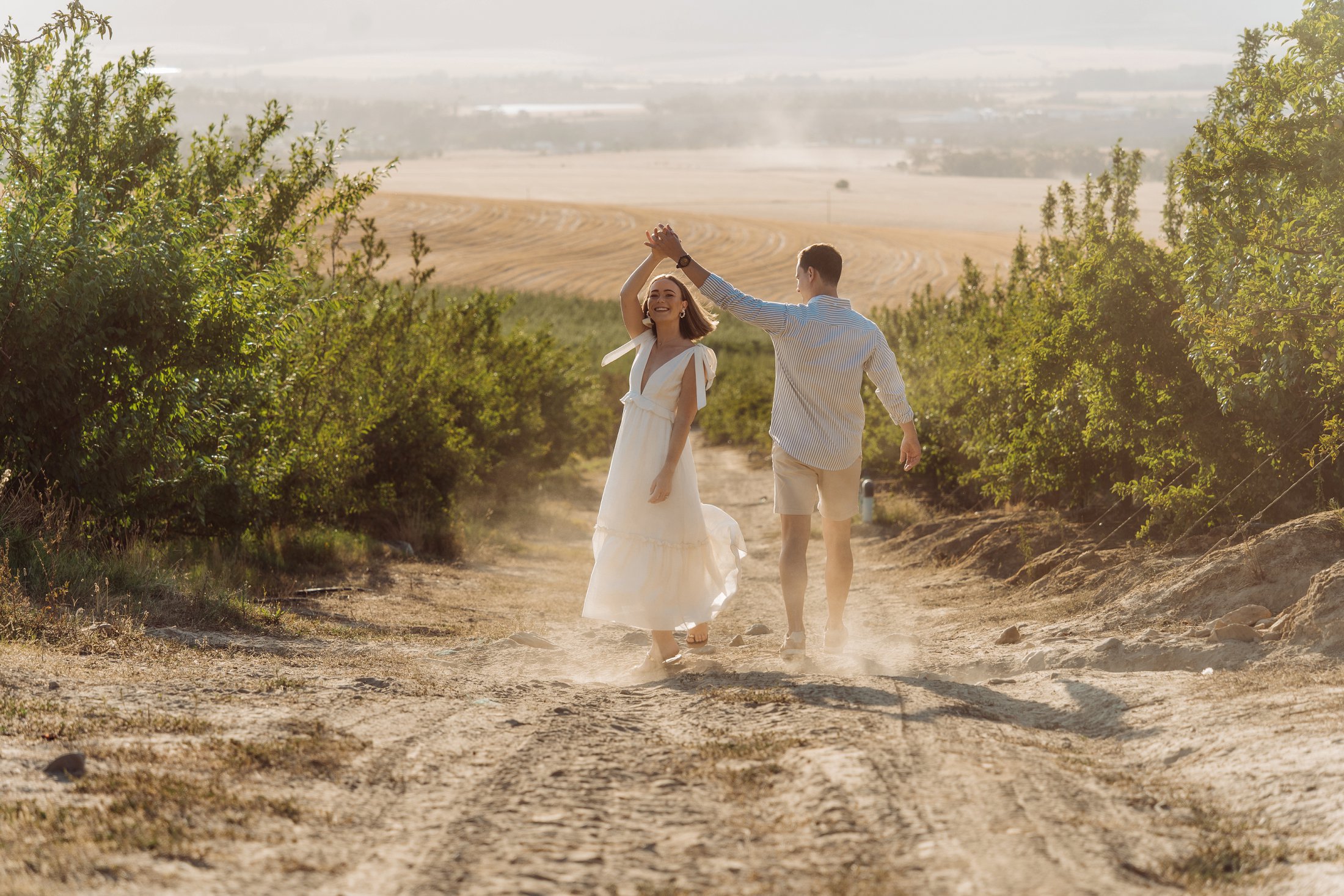 Marc & Sarah se Ontspanne & Natuurlike Verlowing Fotosessie op die Familieplaas