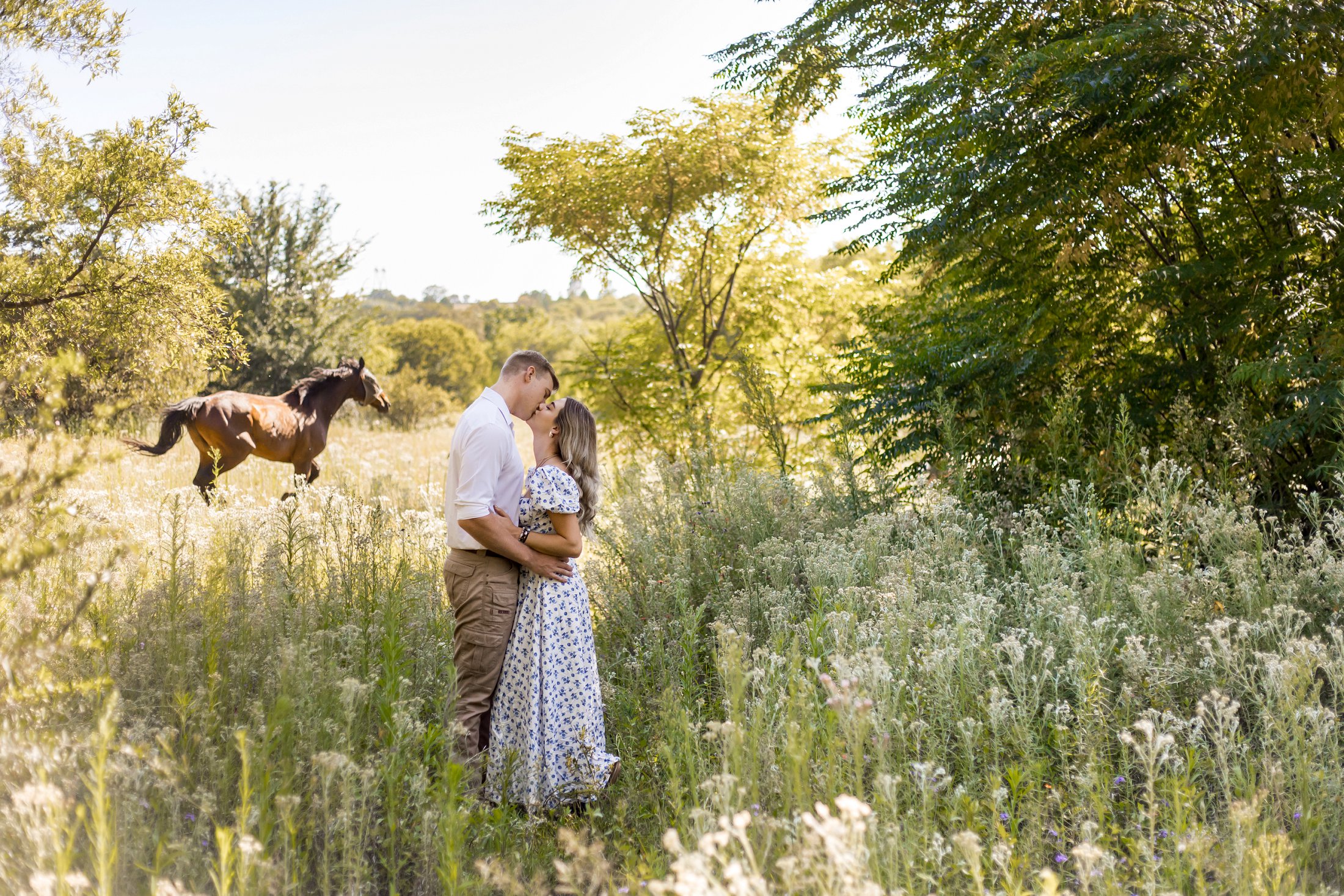 Marno & Ariana se Plaas Verlowing Fotosessie met Perde & Natuurlike Inspirasie